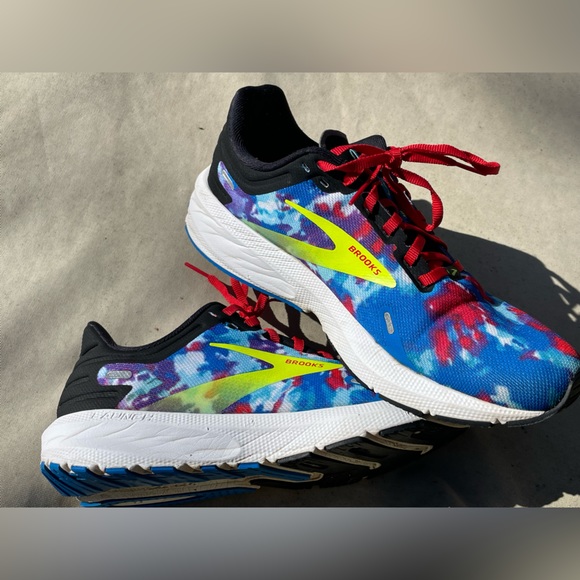 Brooks colorful running shoes - Picture 2 of 9